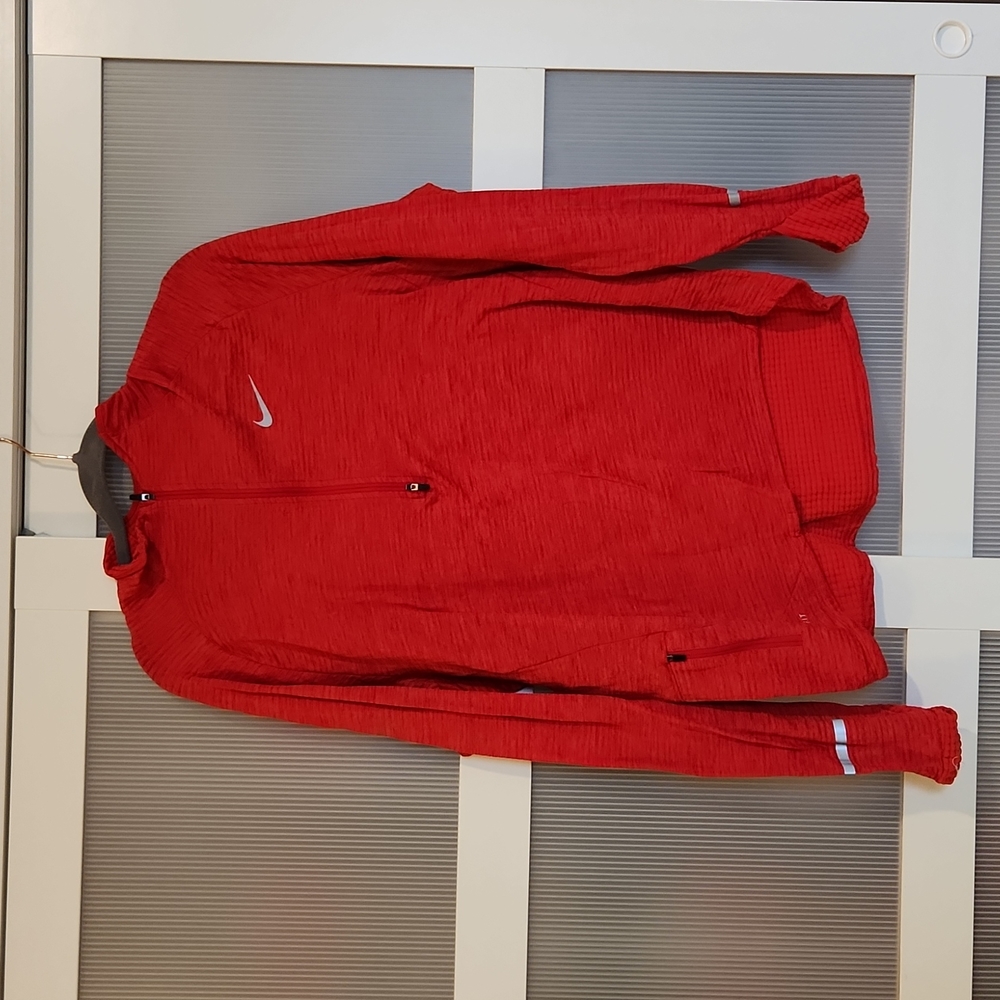 Nike dri-fit top